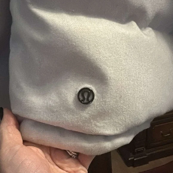 Lululemon Wunder Under Puffer Jacket Size 8 - Picture 6 of 13